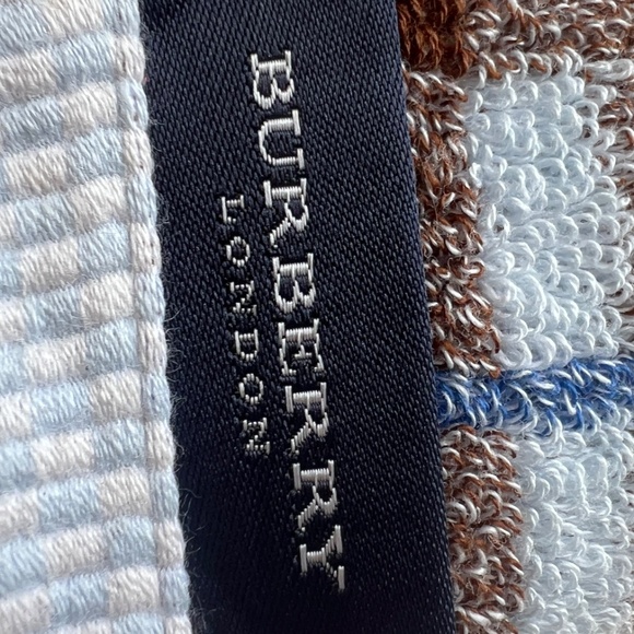 Burberry Bath Beach Towel Unused RARE Unisex - Picture 9 of 9
